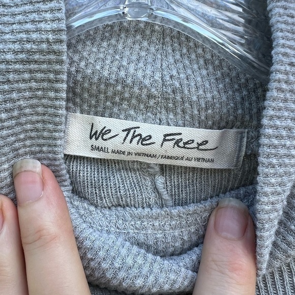 We The Free | Killers Turtle Neck | Form Fitting | Button Detail | Gray | Size S - Picture 3 of 5